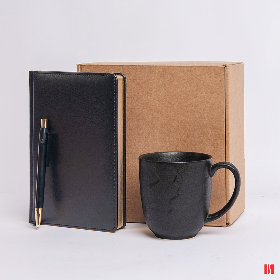 Набор подарочный DARKGOLD: кружка, ручка, бизнес-блокнот, коробка со стружкой