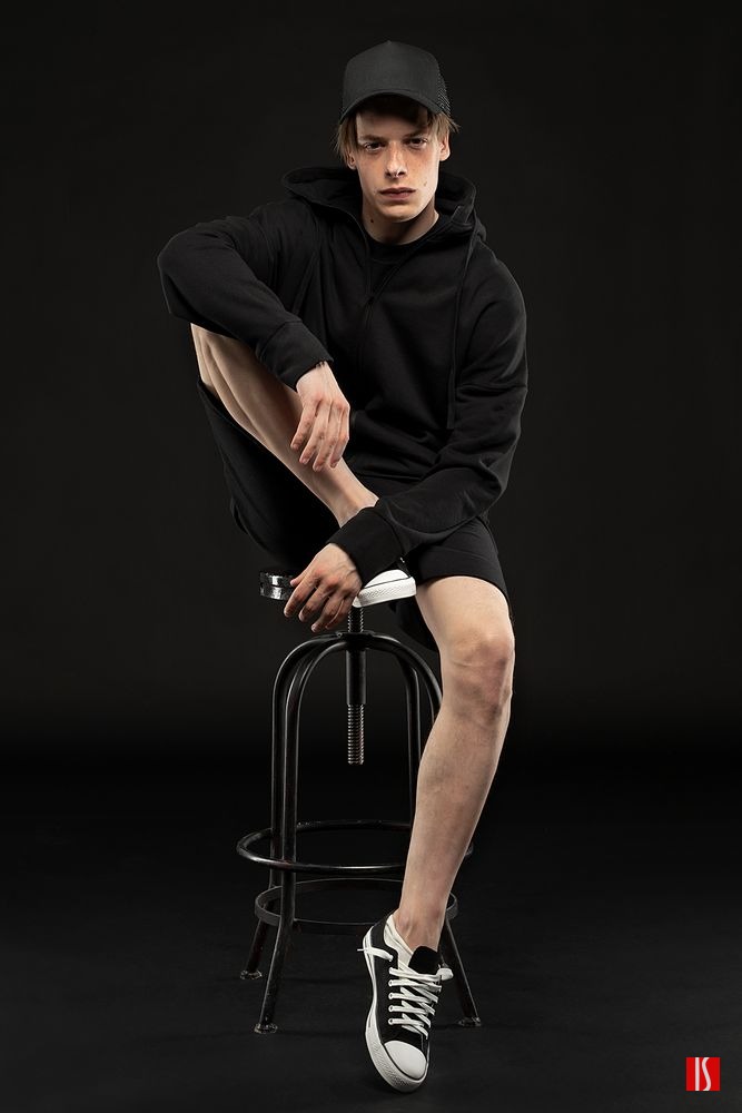 Толстовка унисекс H3, черная